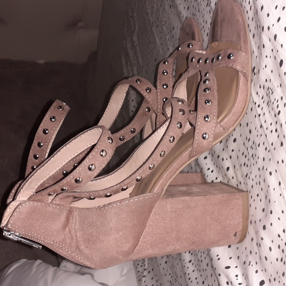 🌻3 for $10 Pink blush colored chunky heels